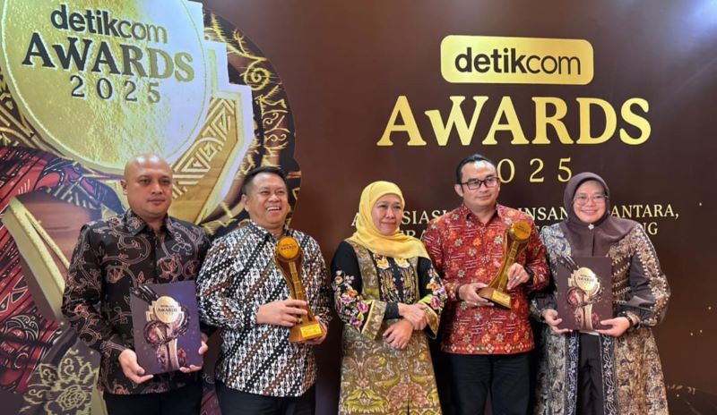 Ekonomi Tumbuh, Transportasi Terkoneksi: Dua Penghargaan Bergengsi Mendarat untuk Khofifah