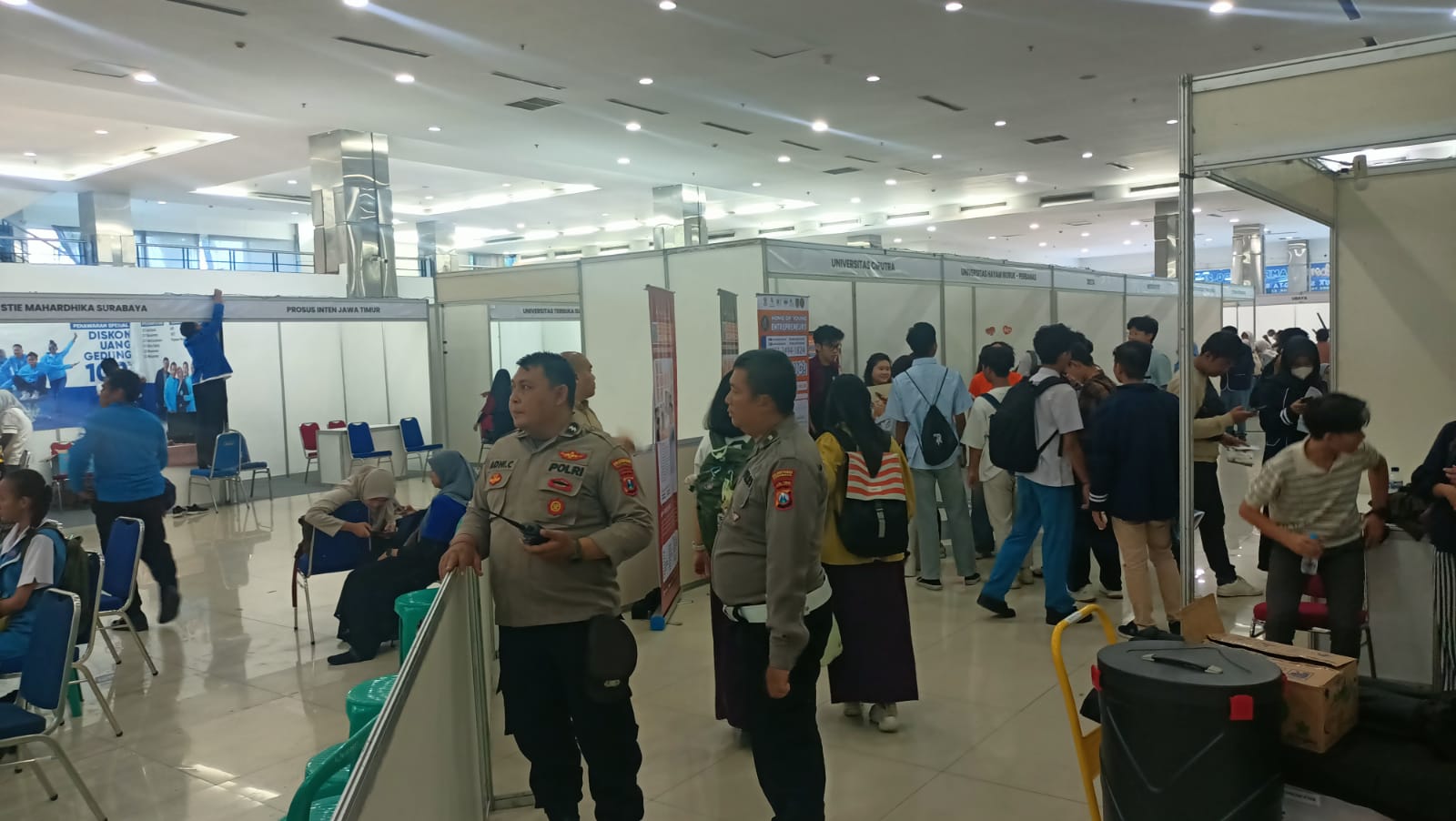 Polsek Gayungan Kawal Ajang Campus Expo MGBK