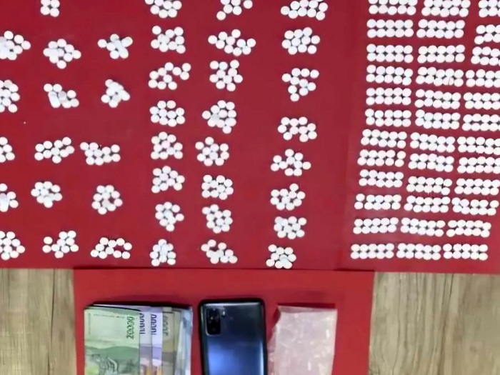 Edarkan Pil Koplo, Tukang Ojek dan Pedagang Motor Diringkus di Pasuruan