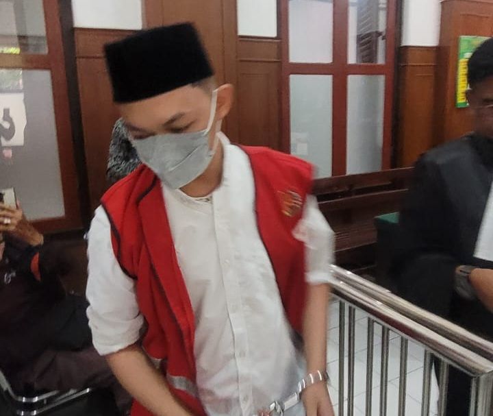 Mahasiswa Surabaya Divonis 33 Bulan Penjara dalam Kasus Perlindungan Anak