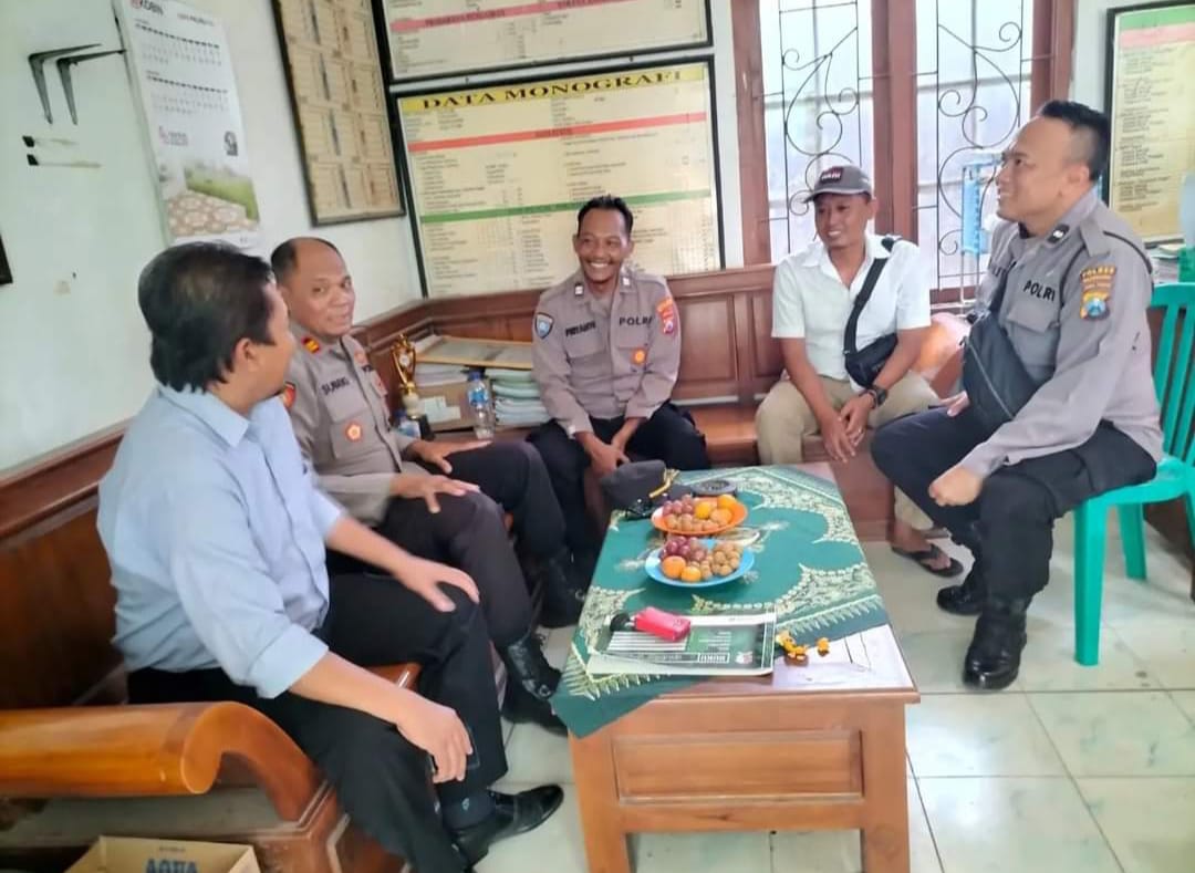 Kapolsek Purwosari Bojonegoro Laksanakan Sambang ke Kantor Desa Punggur, Beri Himbauan Kamtibmas