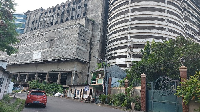 Gedung-gedung Mangkrak di Surabaya Disebabkan Krisis Ekonomi