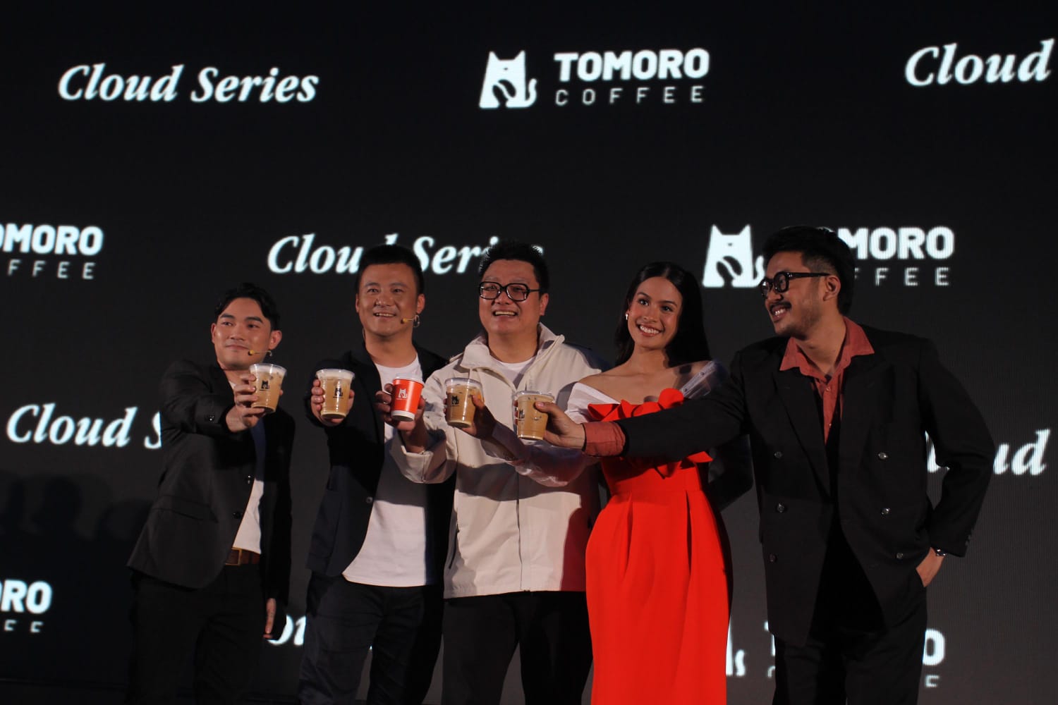 Maudy Ayunda Jadi Wajah Baru Tomoro Coffee, Luncurkan Celtic Cloud Series