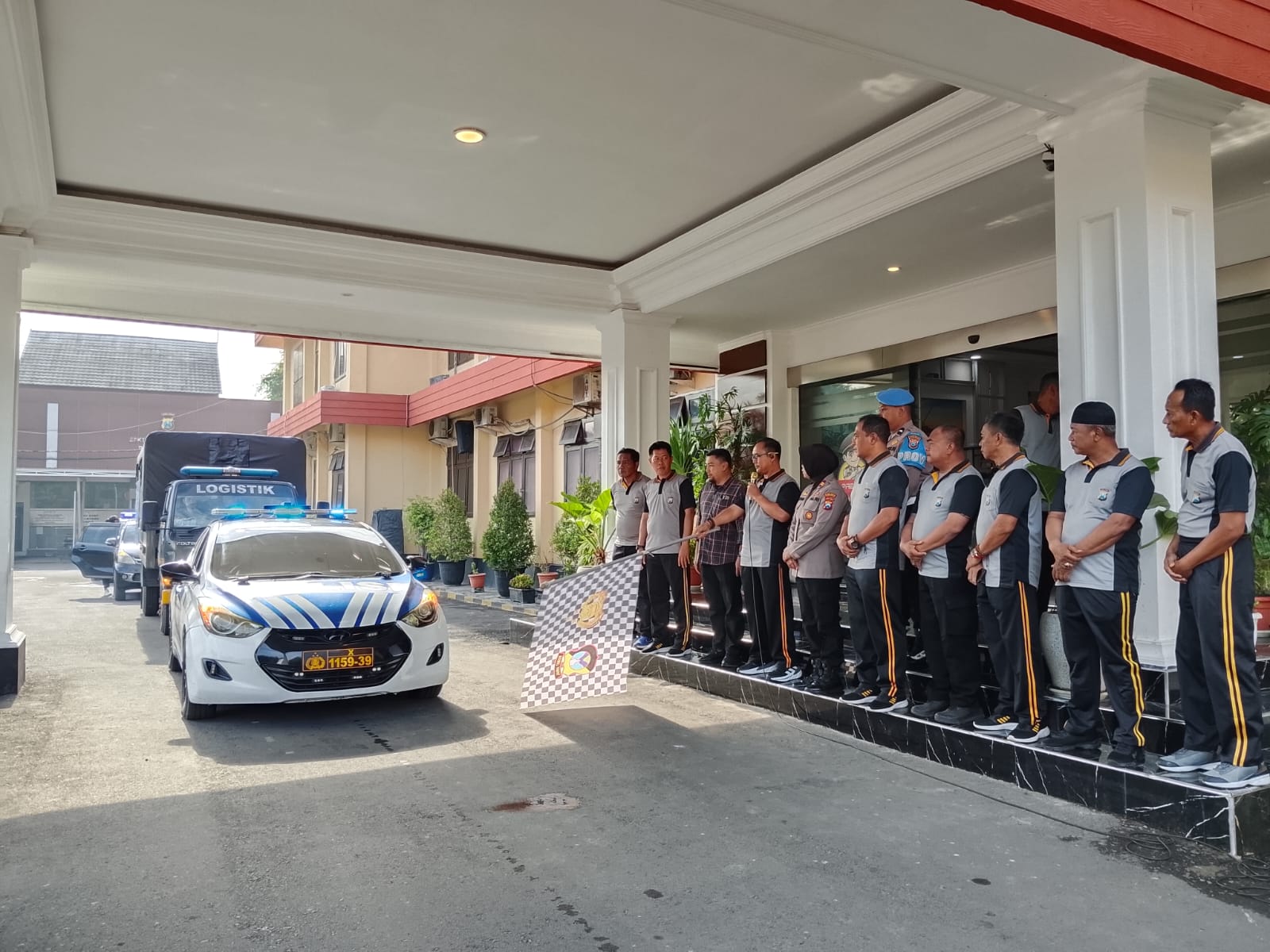 Polres Pasuruan dan Aliansi Mahasiswa Berangkatkan Bantuan untuk Korban Erupsi Semeru