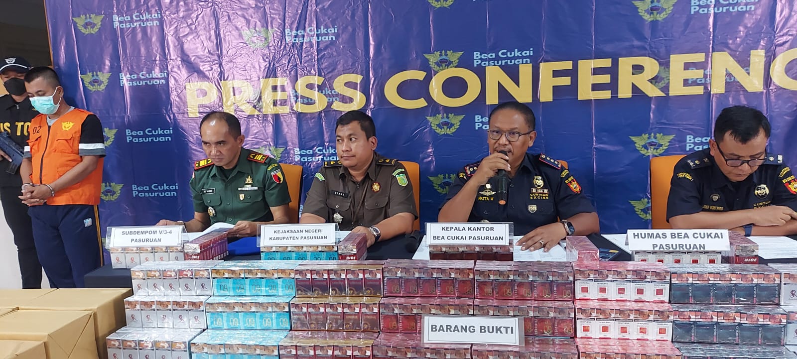 Bea Cukai Pasuruan Tangkap Dua Pelaku Memperedarkan Rokok Ilegal