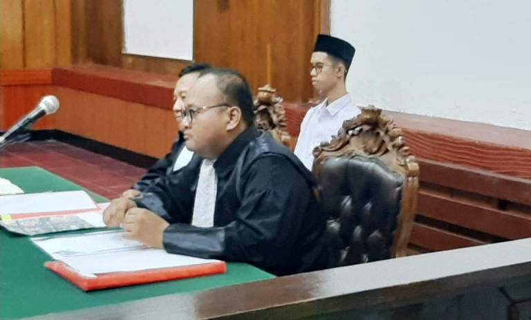 Mahasiswa Terobos Lampu Merah di Darmo Tabrak 3 Pemotor, 1 Korban Tewas