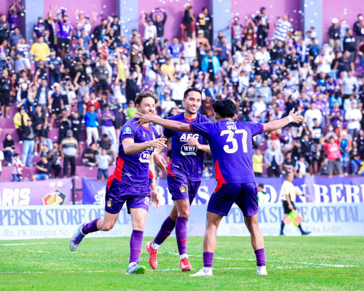 Macan Putih Tekuk Persis Solo dengan Skor 2-1