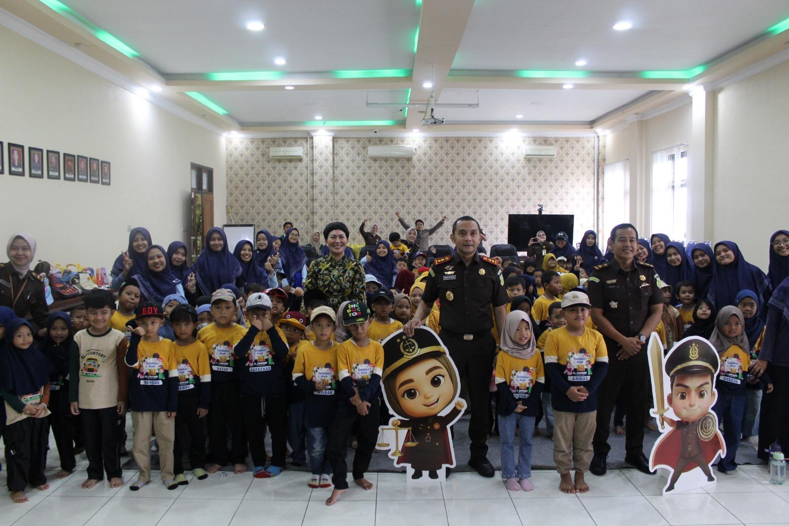 Super Jaksa Resmi Diluncurkan, Kejari Tulungagung Kenalkan ADHI dan YAKSA ke Anak TK