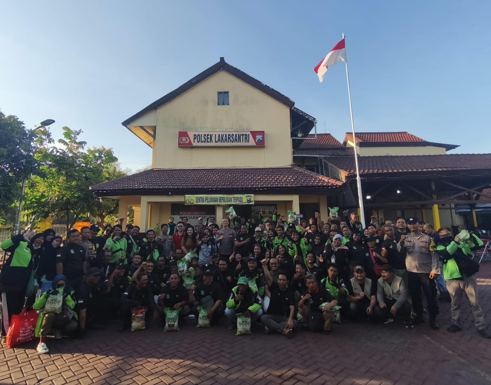 Polsek Lakarsantri Gelar Silaturahmi Sekaligus Rayakan HUT ke-10 Komunitas Segoroland