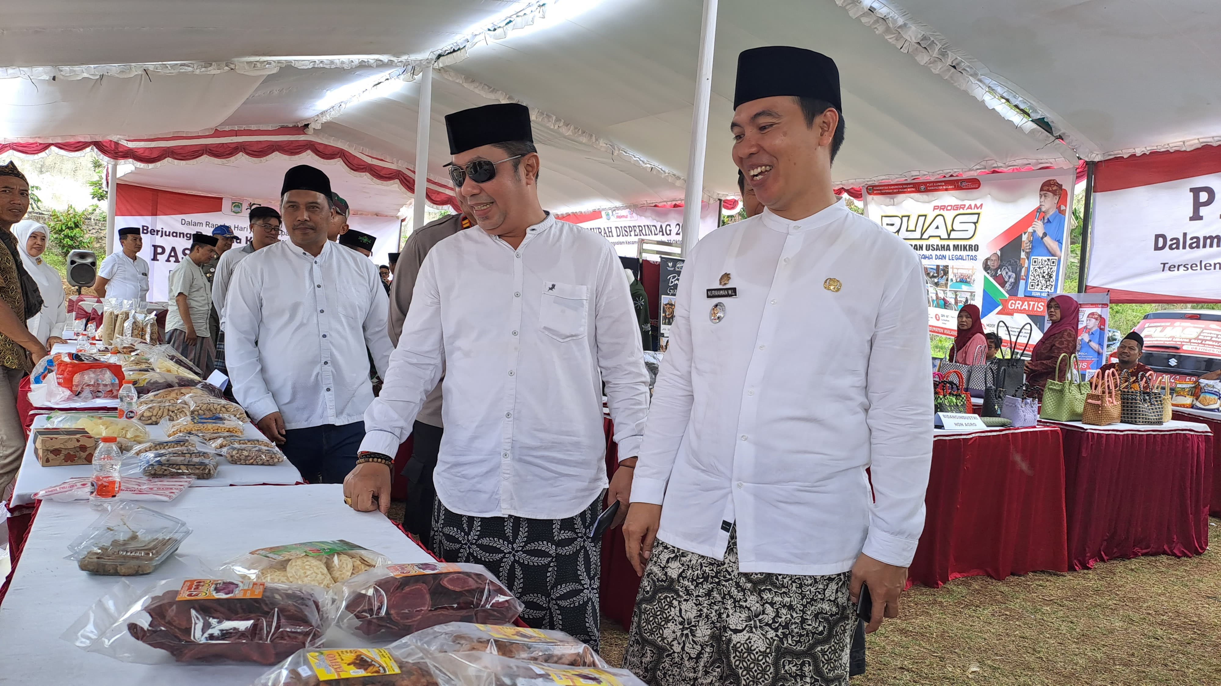 Masyarakat Donomulyo Serbu Pasar Murah Disperindag