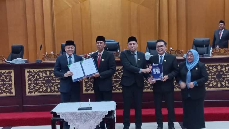 DPRD Surabaya Tetapkan Rancangan Awal RPJMD 2025-2029