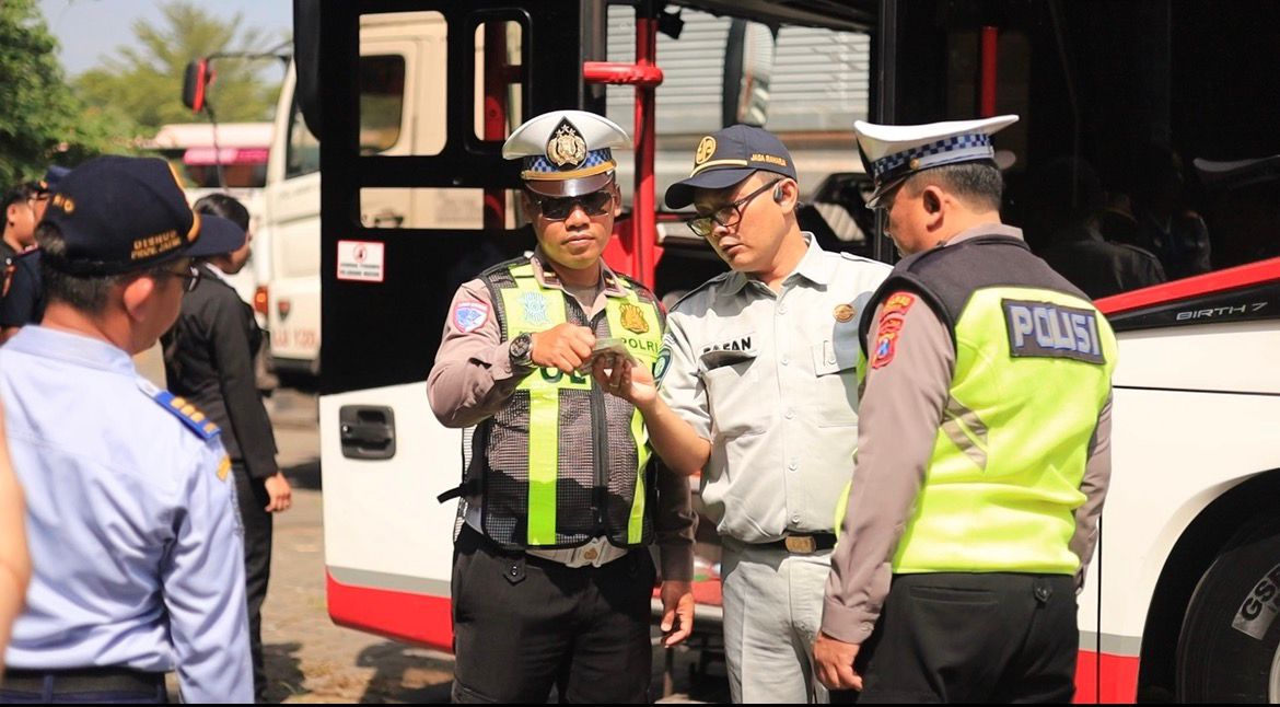 Pastikan Mudik Aman, Tim Gabungan Gelar Rampcheck di Rest Area 726 B Wringinanom