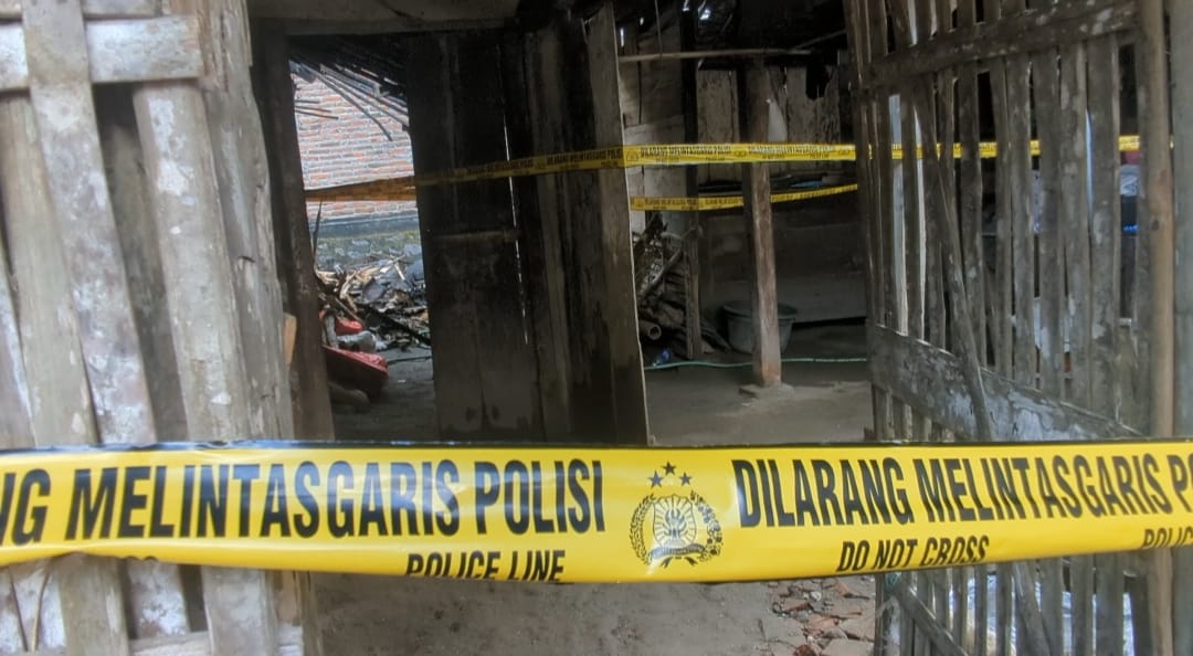 Polisi Selidiki Kematian Lansia Terbakar di Madiun, Diduga Demensia