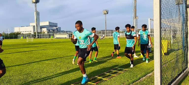 Tak Terlena Kemenangan, Persebaya Fokus Latihan Keras untuk Taklukkan PSM Makassar