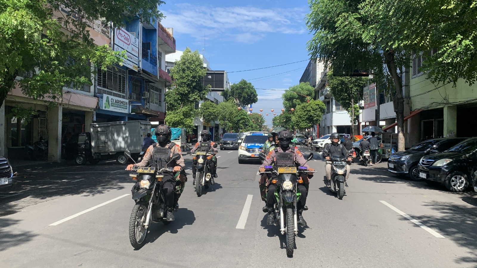 Bulan Bakti TNI-Polri, Polres Pelabuhan Tanjung Perak Gelar Patroli Skala Besar