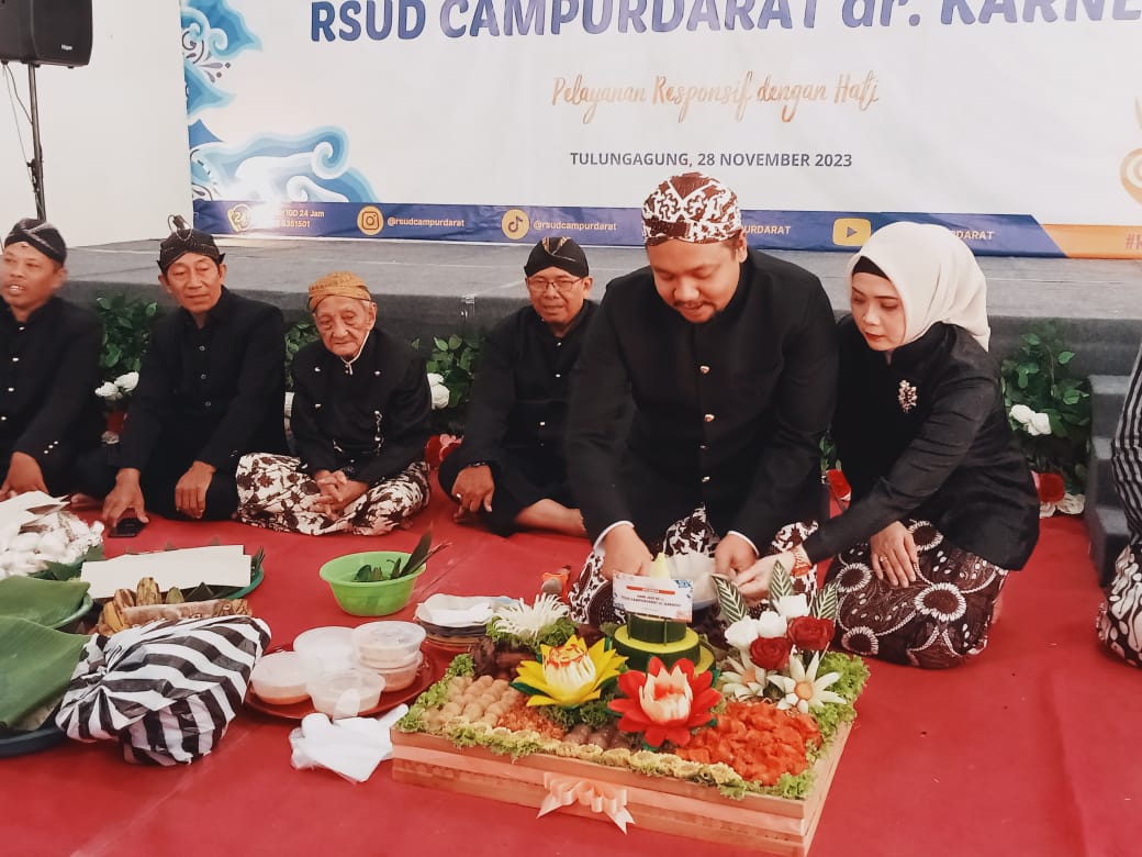 Setahun RSUD Campurdarat dr Karneni Gelar Tasyakuran dan Gerebek Sayur