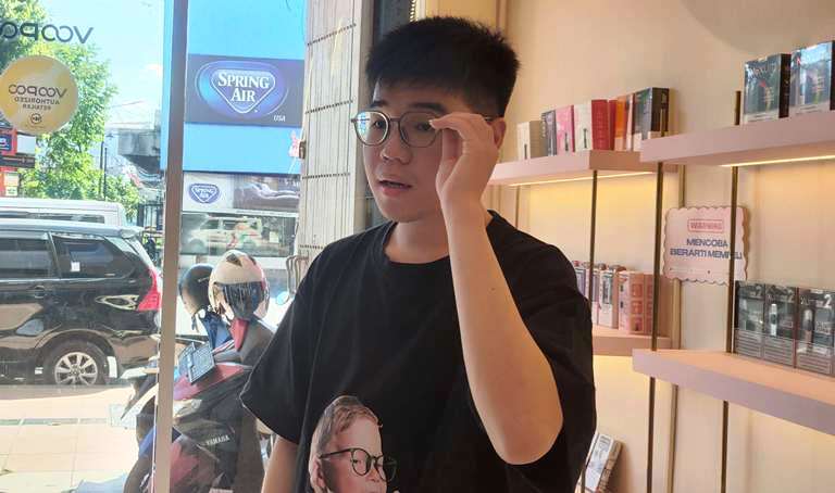 Wawali Armuji Mediasi Dugaan Pungli Mengatasnamakan Sumbangan 17 Agustusan di Vape Store Bubutan 