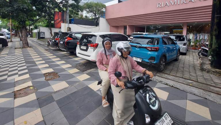 Motor Karyawan Toko Baju di Jalan Sulawesi Surabaya Raib