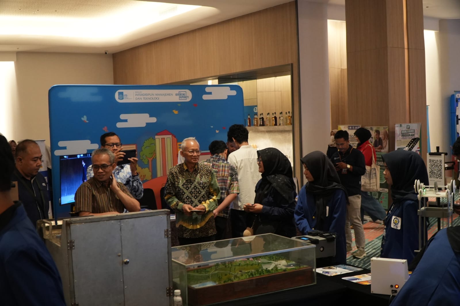 Aloft Surabaya Pakuwon City dan ITS Gelar Innovation Experience 2026