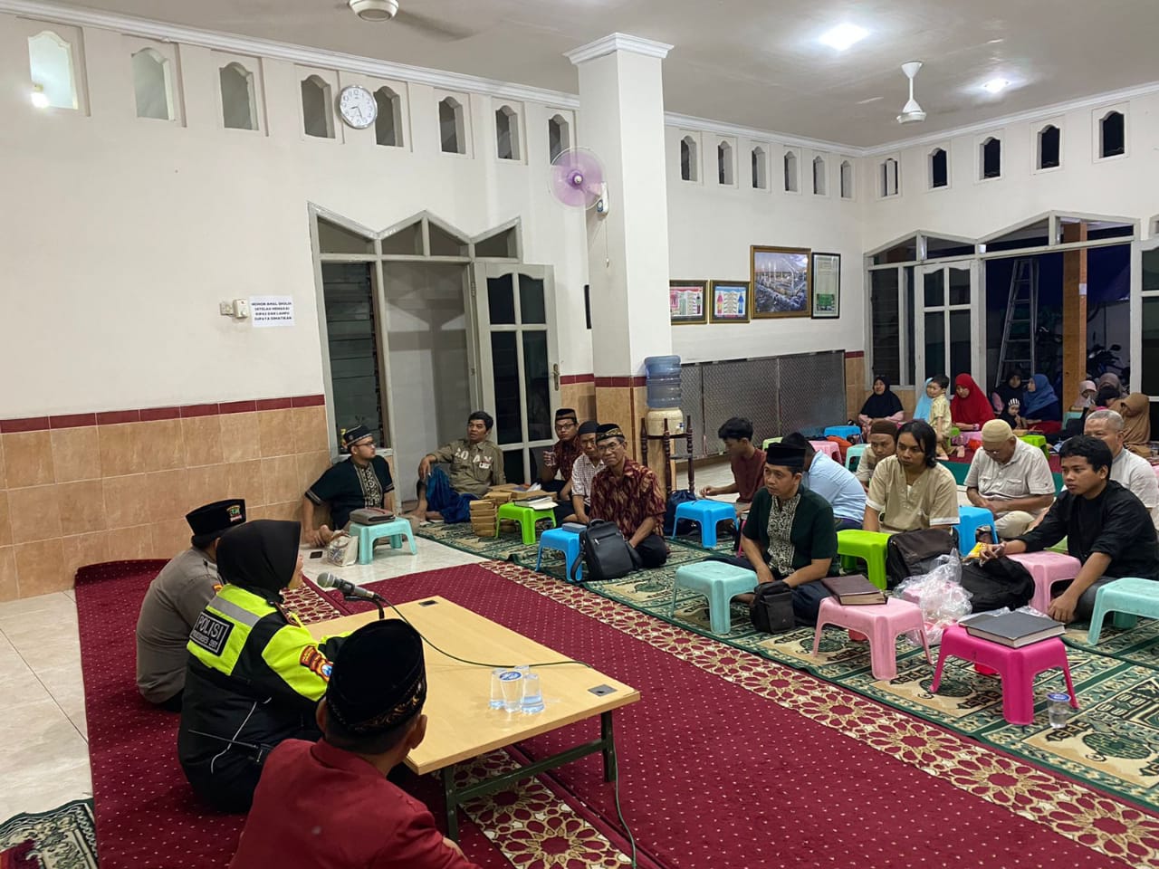 Safari Ramadan Polsek Karangpilang Sampaikan Imbauan Kamtibmas di Masjid Al Ikhwan