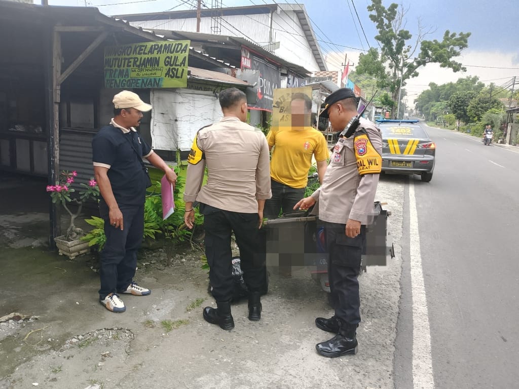 Polisi Gagalkan Pengiriman Arak Bali ke Lamongan