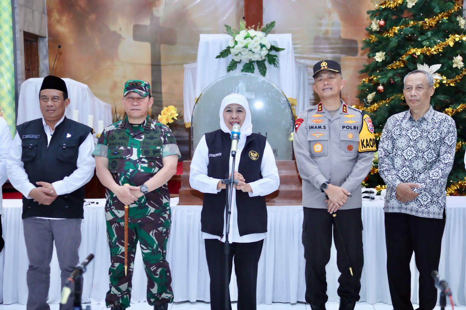 Pastikan Natal Aman, Kapolda Jatim dan Forkopimda Kunjungi Dua Gereja