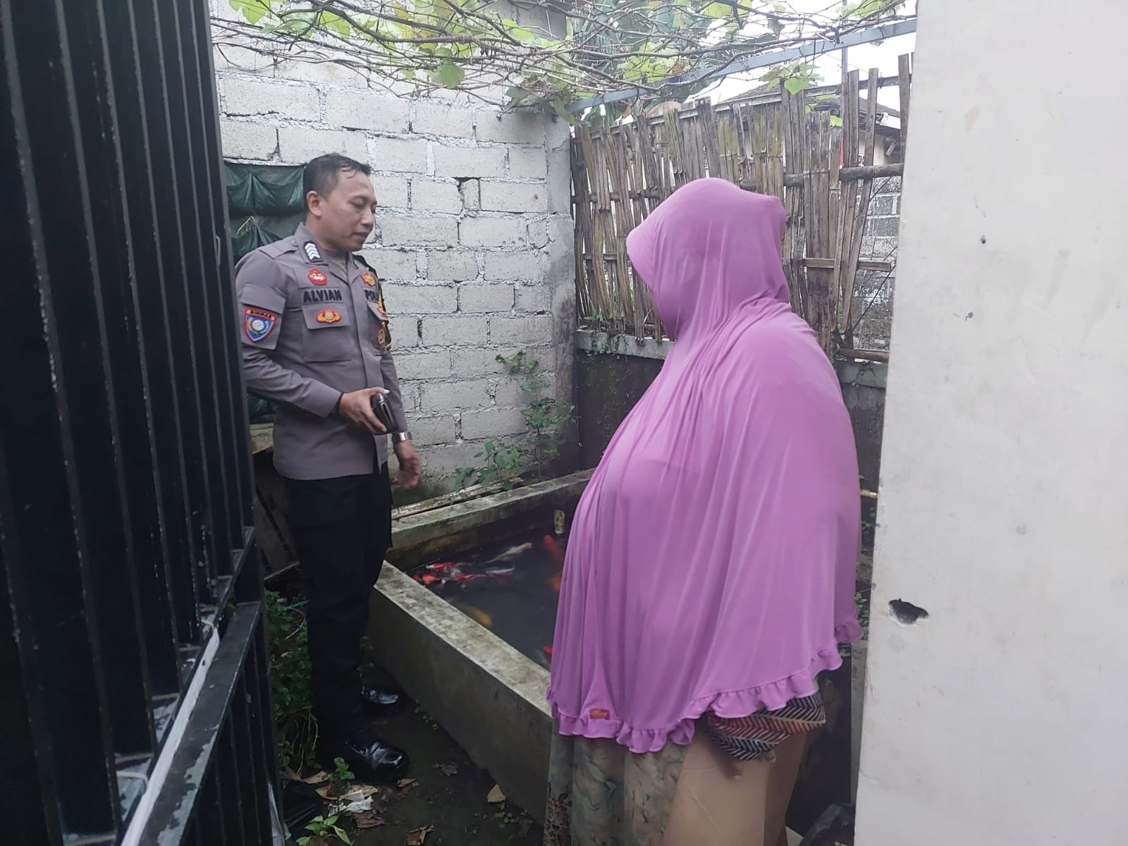 Cek Perkembangan Budidaya Ikan Nila di Desa Tamansuruh, Polisi Optimalkan Program Ketahanan Pangan