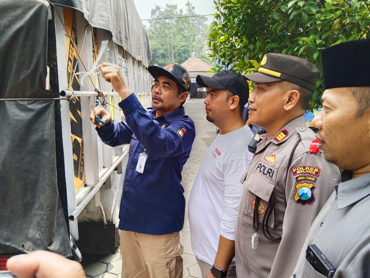 KPU Distribusikan Logistik Pilkada Kerjasama dengan PT. POS Indonesia