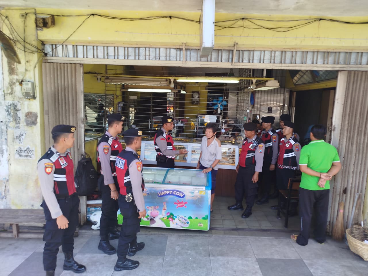 Patroli Rutin Polres Jember Sasar Pusat Keramaian dan Lokasi Rawan Kriminalitas