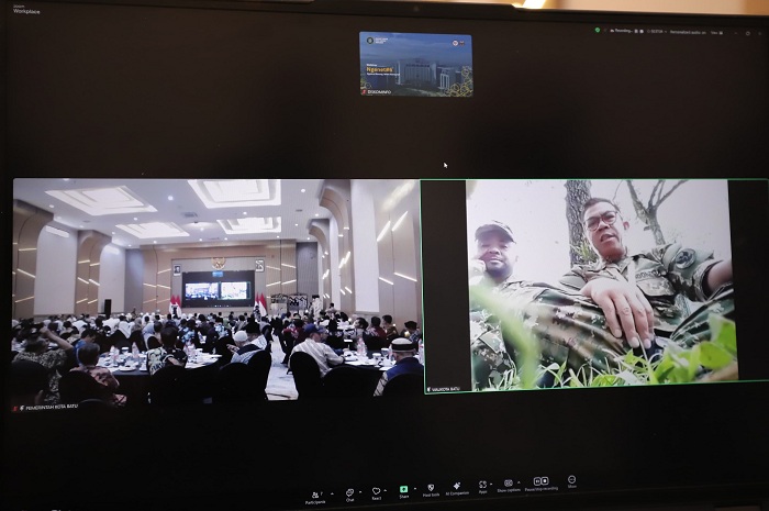 Dari Akmil Magelang, Wali Kota Batu Sapa Peserta Musrenbangcam Batu Secara Virtual