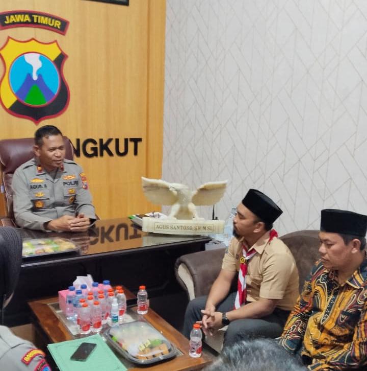 Antisipasi Konvoi dan Coret-Coret Seragam, Polsek Rungkut Tekankan Pengumuman Online Kelulusan SMA/SMK