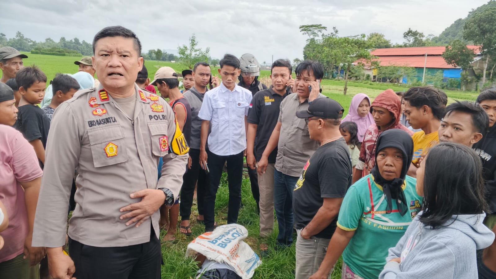 Geger, Warga Jenggawah Temukan Jasad Pria di Persawahan