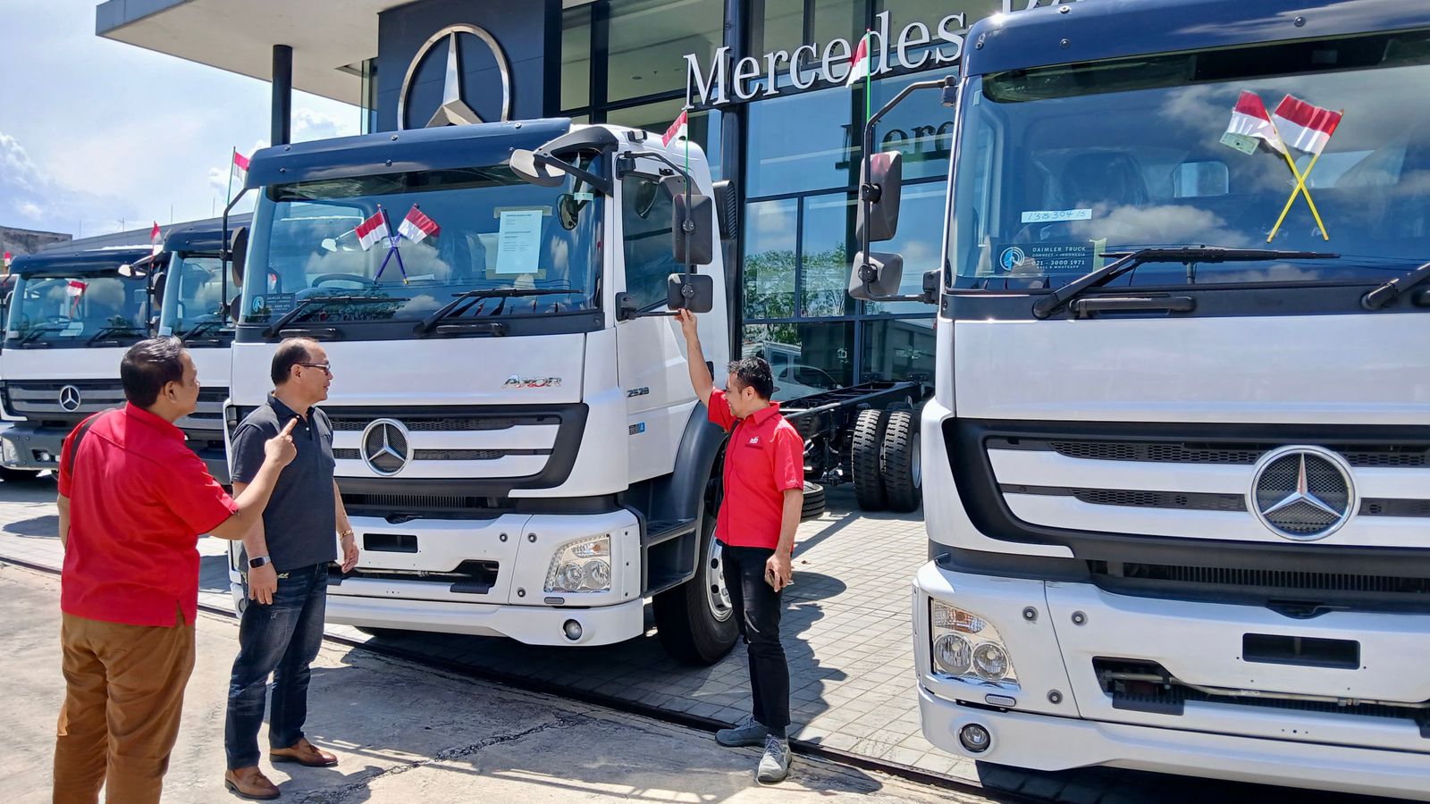 Hujan Promo, Mercedes-Benz Surabaya Helat Gathering Bersama Konsumen Axor