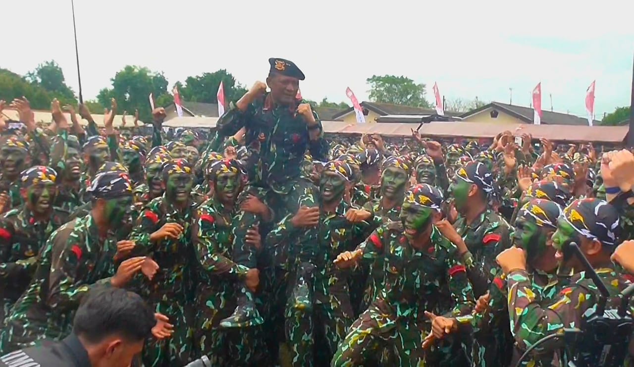 Aksi Sniper Srikandi Challenge Warnai Atraksi HUT Ke-80 Korps Brimob Polri Polda Jawa Timur