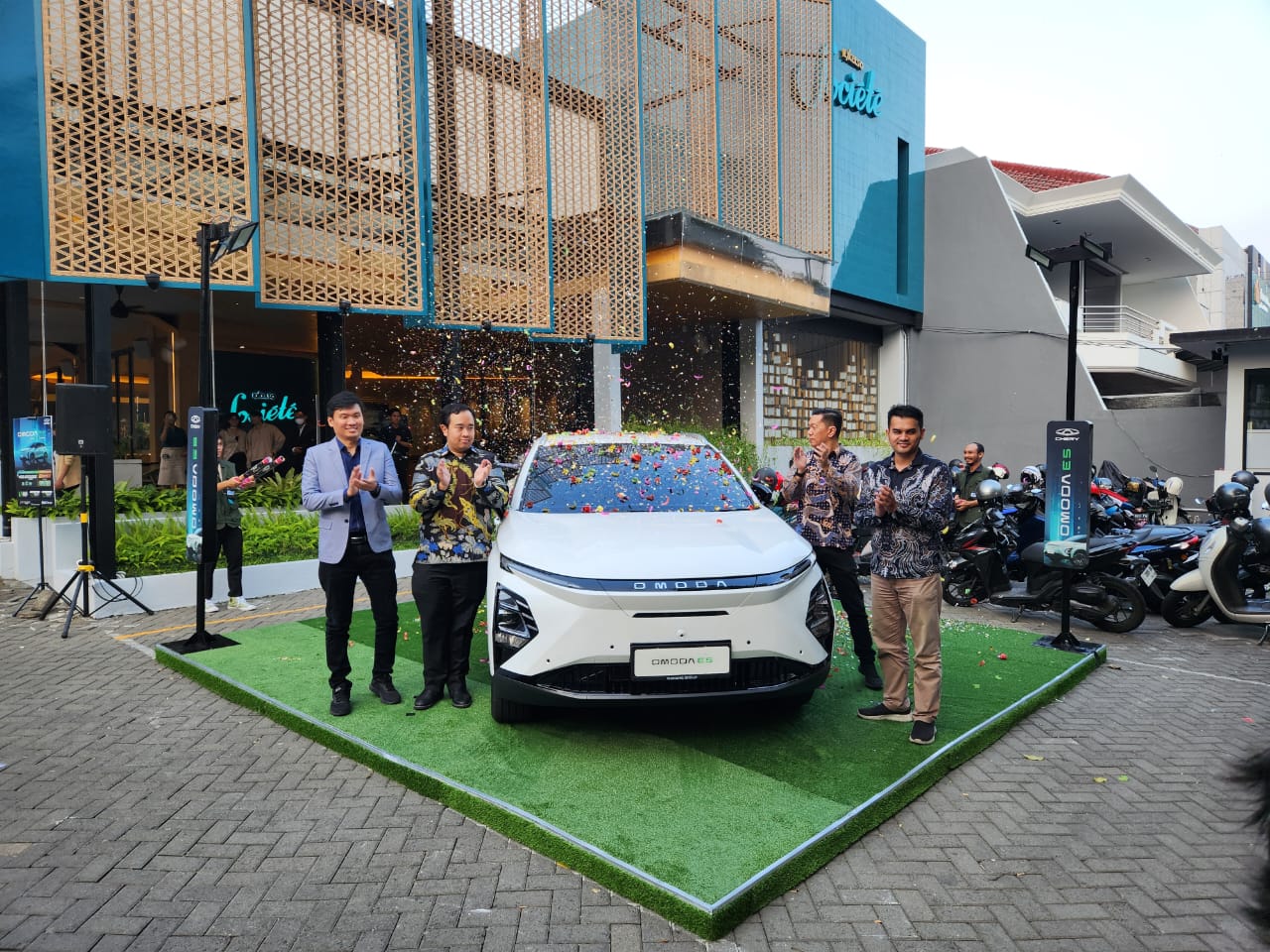 Omoda E5 Mulai Dipasarkan di Jawa Timur, Chery Beri Promo Menarik Bagi 4.000 Pembeli Pertama