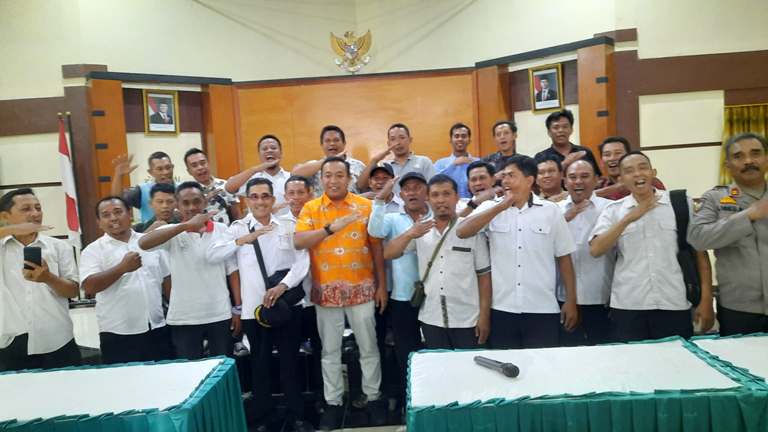 Karyawan Pantai Wisata Pasir Putih Berkomitmen Bekerja Jujur Bersama Pemkab Situbondo