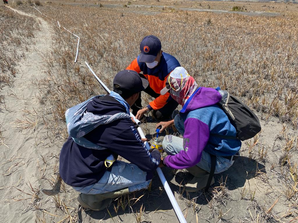 6.472 Warga Gunung Bromo Kembali Nikmati Air Besih Usai Kebakaran Hutan dan Lahan