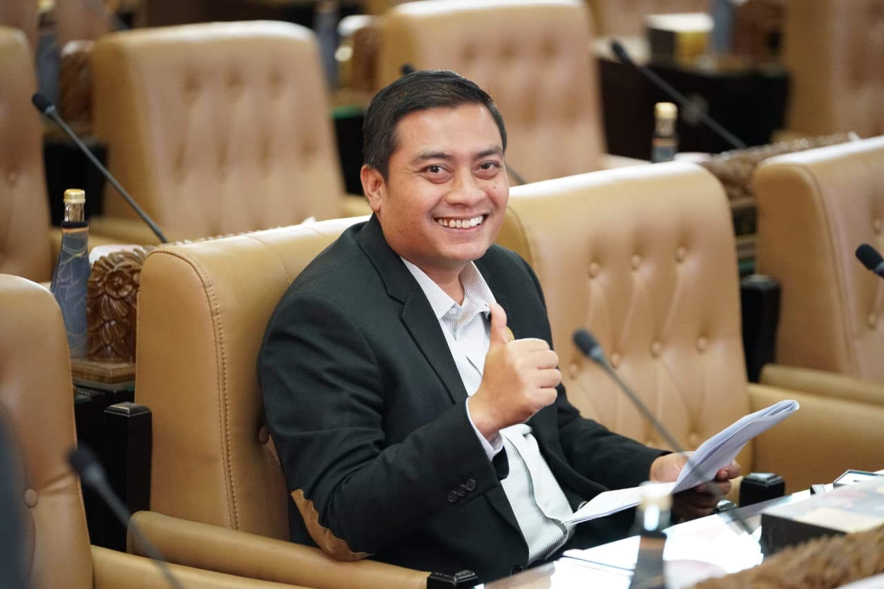 330 Ribu Smart TV Dibagikan, DPRD Jatim Harap Sekolah Pinggiran Jadi Prioritas