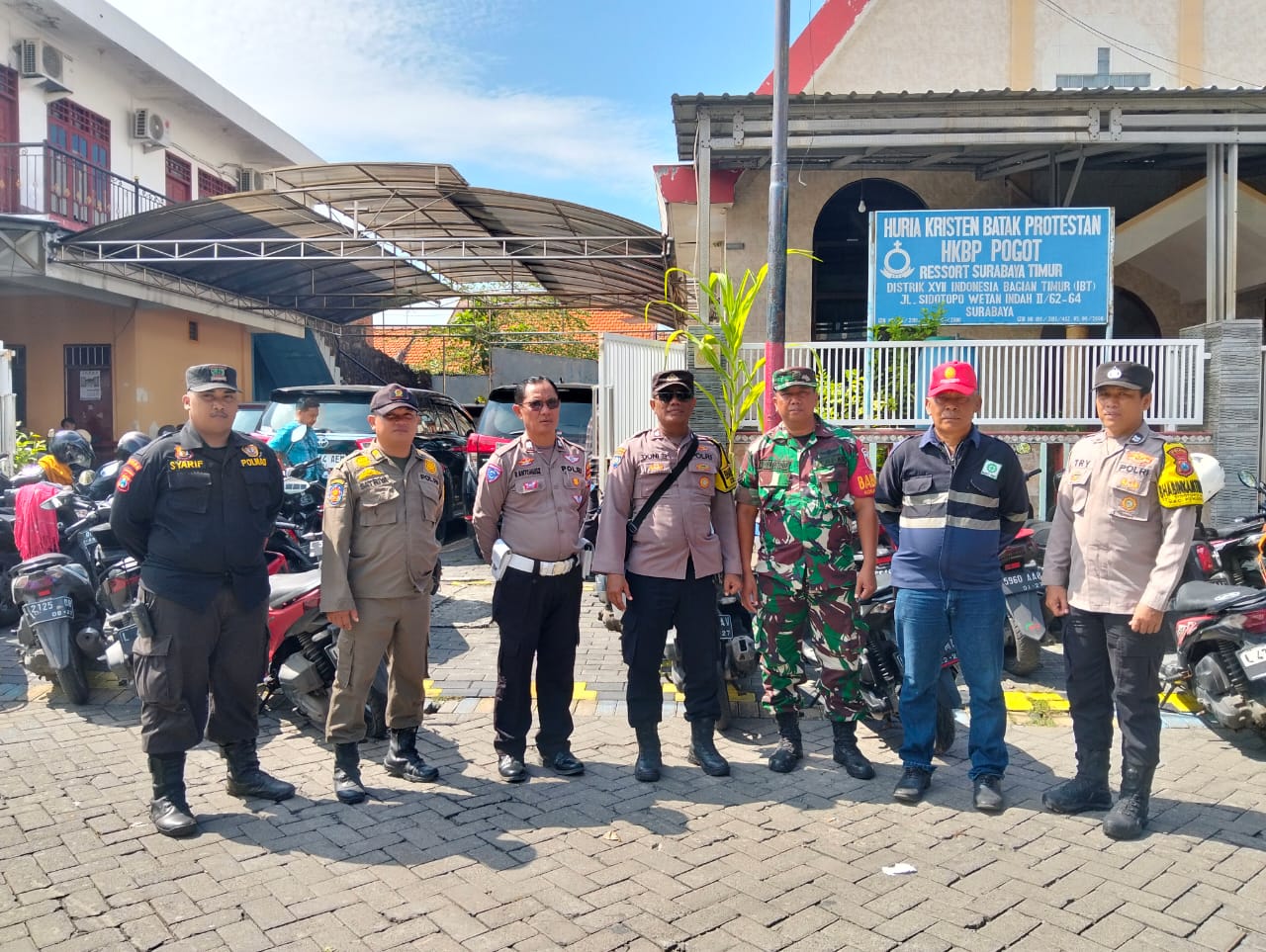 Polres Pelabuhan Tanjung Perak Amankan Peringatan Kenaikan Yesus Kristus, Situasi Khidmat dan Kondusif