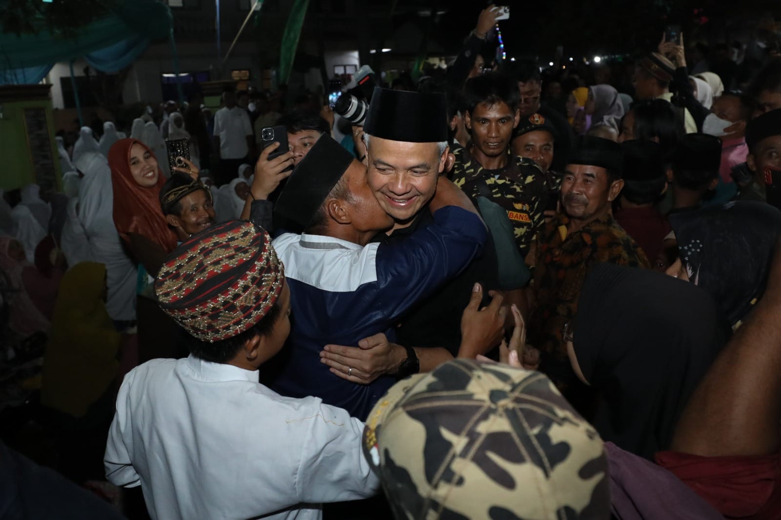 Hadiri Haul Syech Abdul Qadir Jailani di Lampung, Ganjar Pranowo Dicurhati UU Pesantren