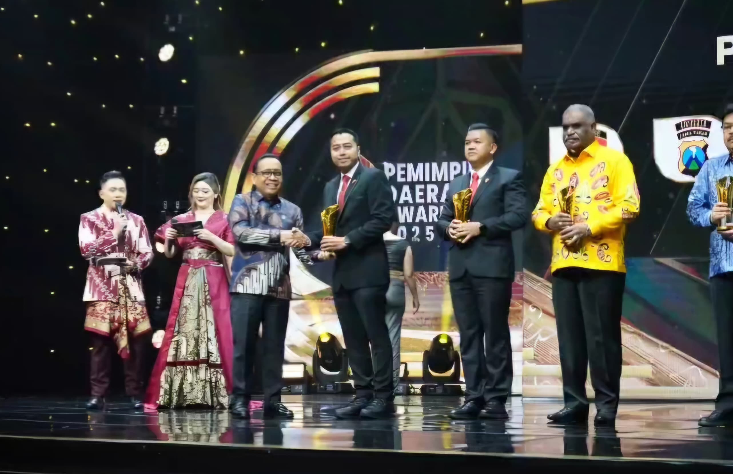 Polresta Sidoarjo Raih 2 Penghargaan Pemimpin Daerah Awards 2025