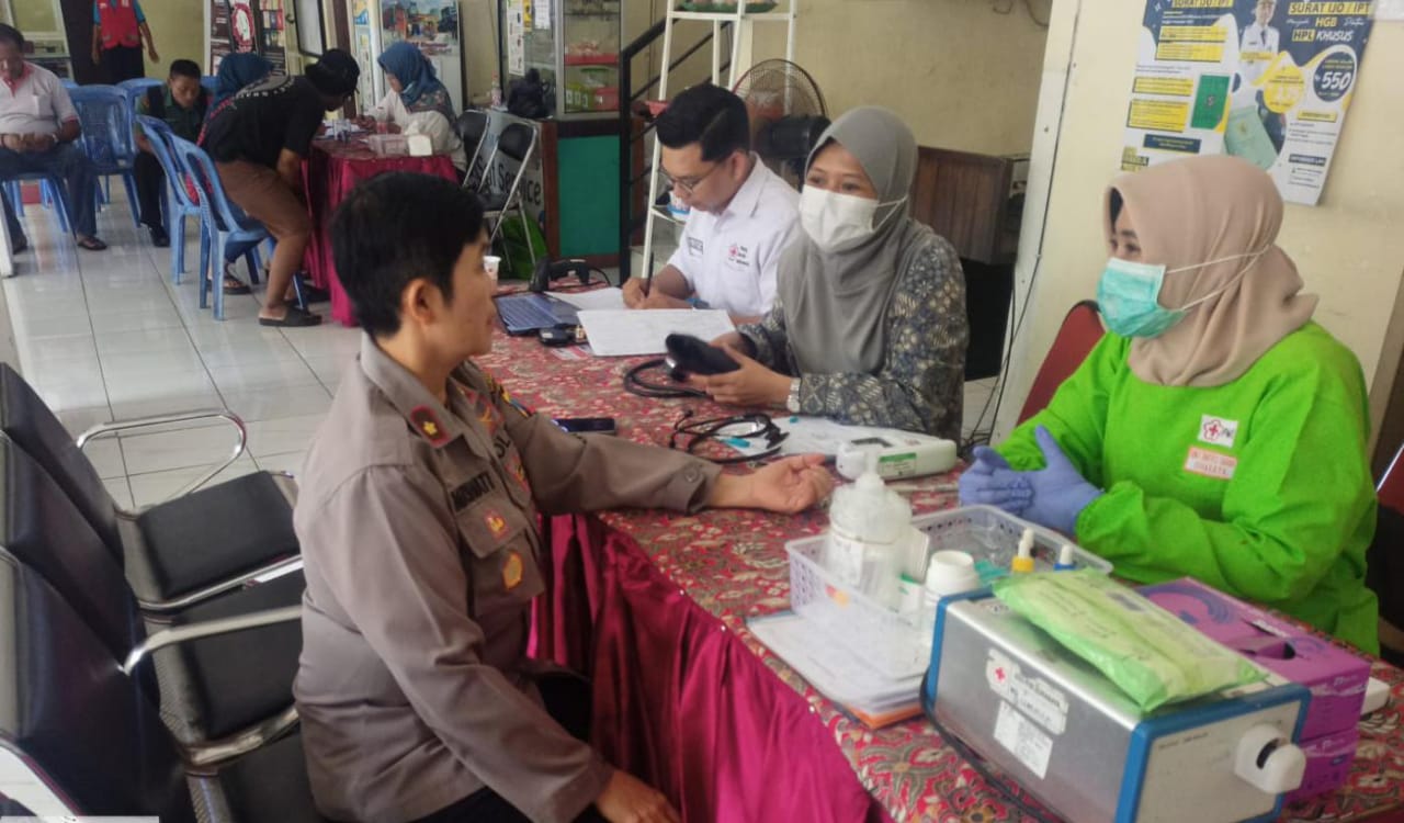 Polsek Dukuh Pakis Gelar Donor Darah