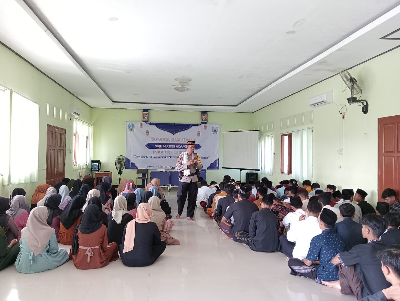 Kapolsek Ngambon Sampaikan Ceramah Pondok Ramadan di SMKN Ngambon
