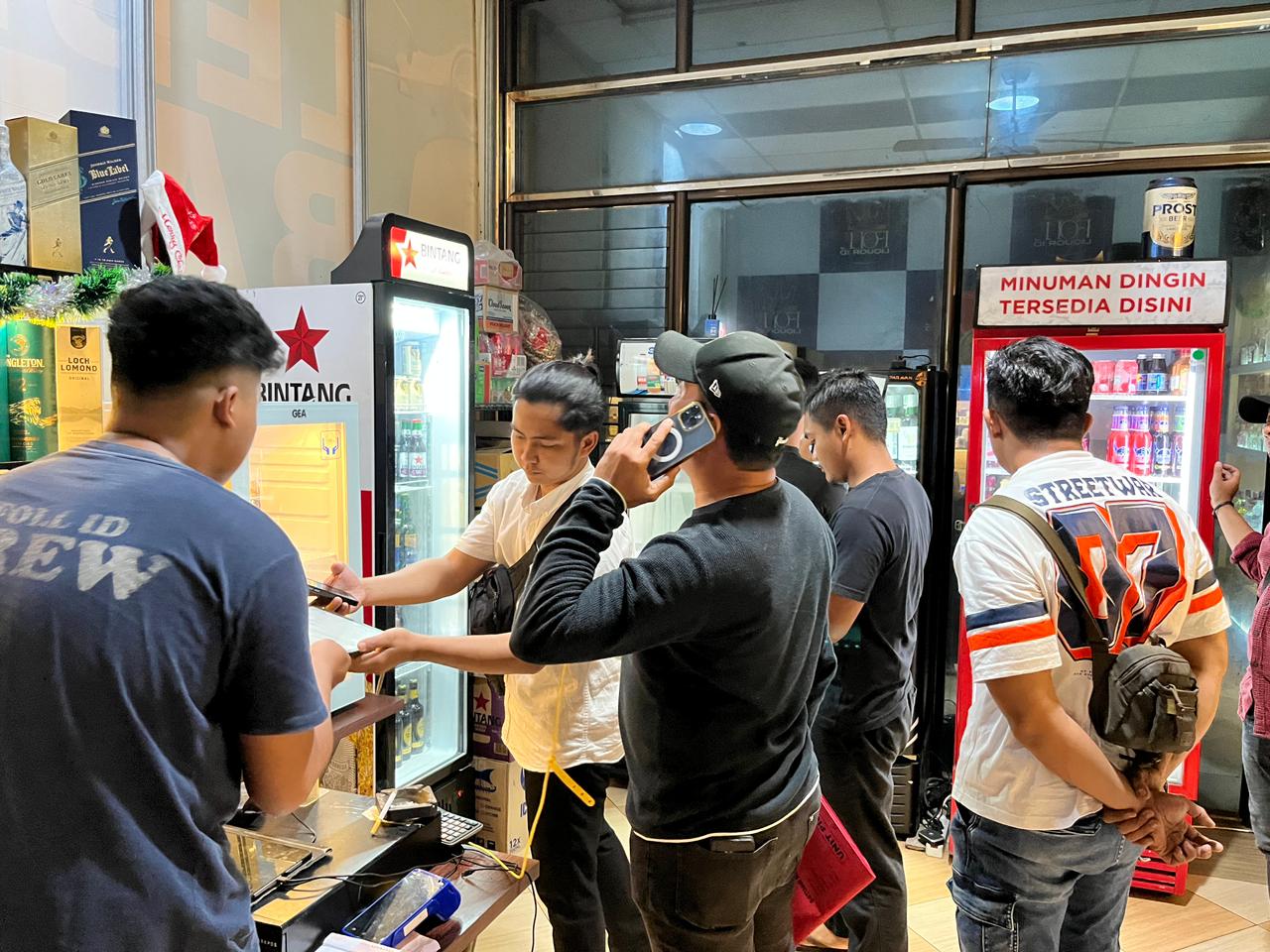 Showroom Vespa Digerebek, Diduga Jadi Sarang Pesta Miras