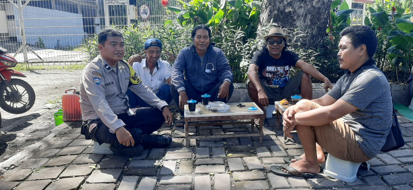 Polsek Tenggilis Mejoyo Gelar Jumat Curhat, Bahas Keamanan Lingkungan dan Kenakalan Remaja