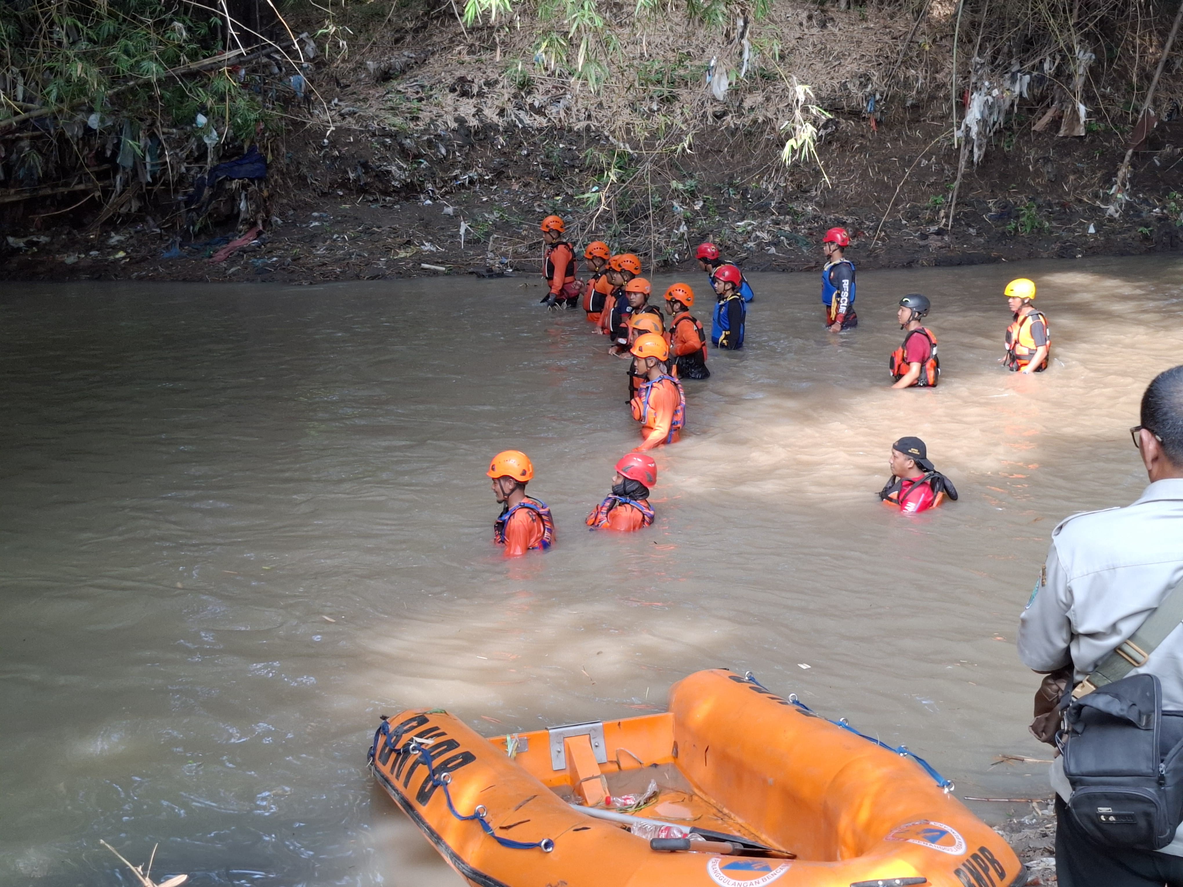 Balita 2 Tahun Hilang Misterius di Aliran Sungai Gembong