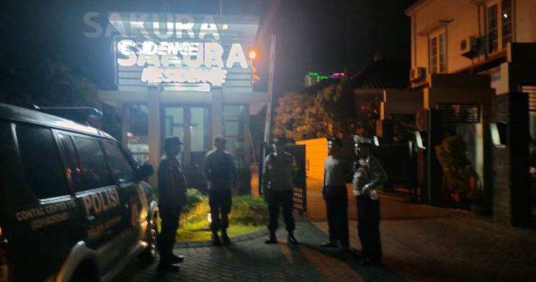 Polsek Gayungan Intensifkan Patroli Malam, Jalin Kemitraan dengan Warga