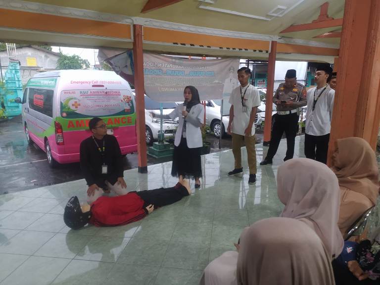 Satlantas Polresta Sidoarjo Gelar PPGD Bersama RSU Anwar Medika di Balongbendo
