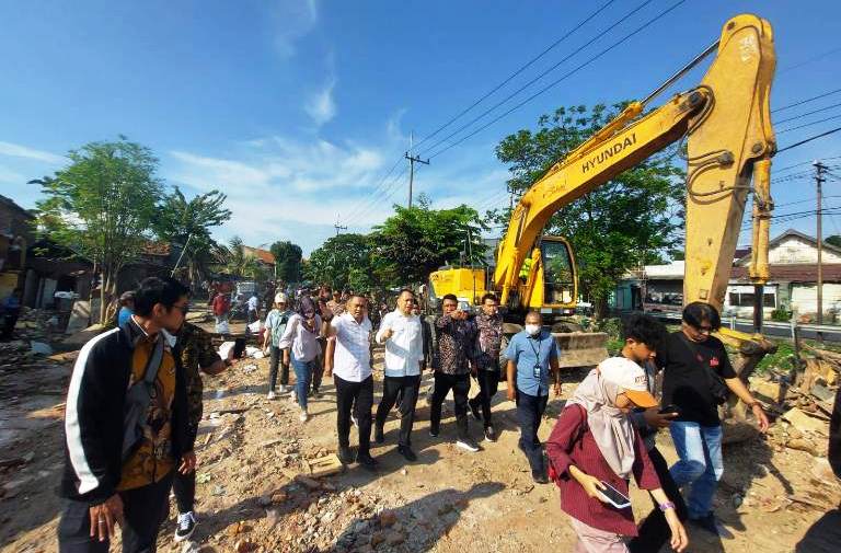 Wali Kota Eri Cahyadi Sidak Proyek Jalan Tembus Pasar Pacar Keling-Jalan Kenjeran