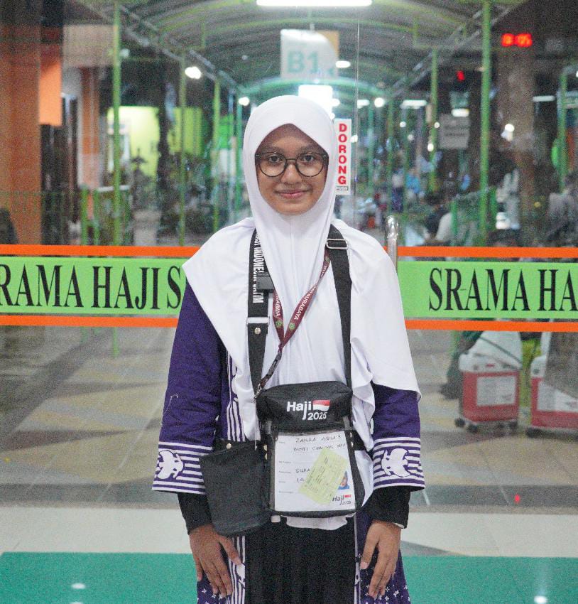 Dua Kebahagiaan Zahra dari Gresik, Berangkat Haji Termuda di Usia 18 Tahun dan Lolos PTN Impian